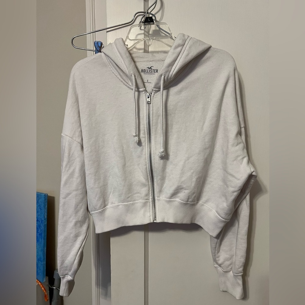 White half sweatshirt